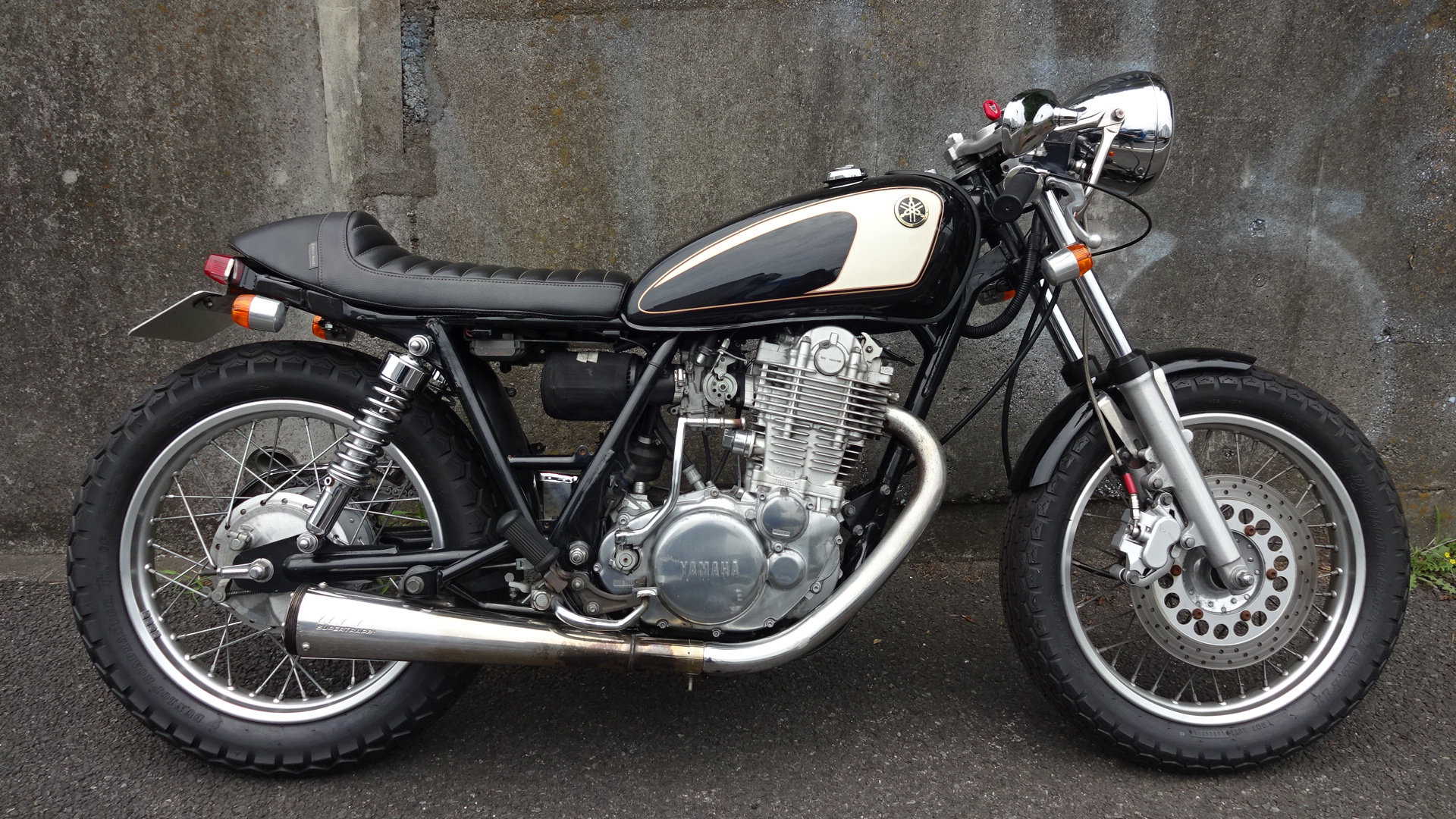 2種類選べる SR400 SR500 ナイトロヘッズ シート カフェレーサー