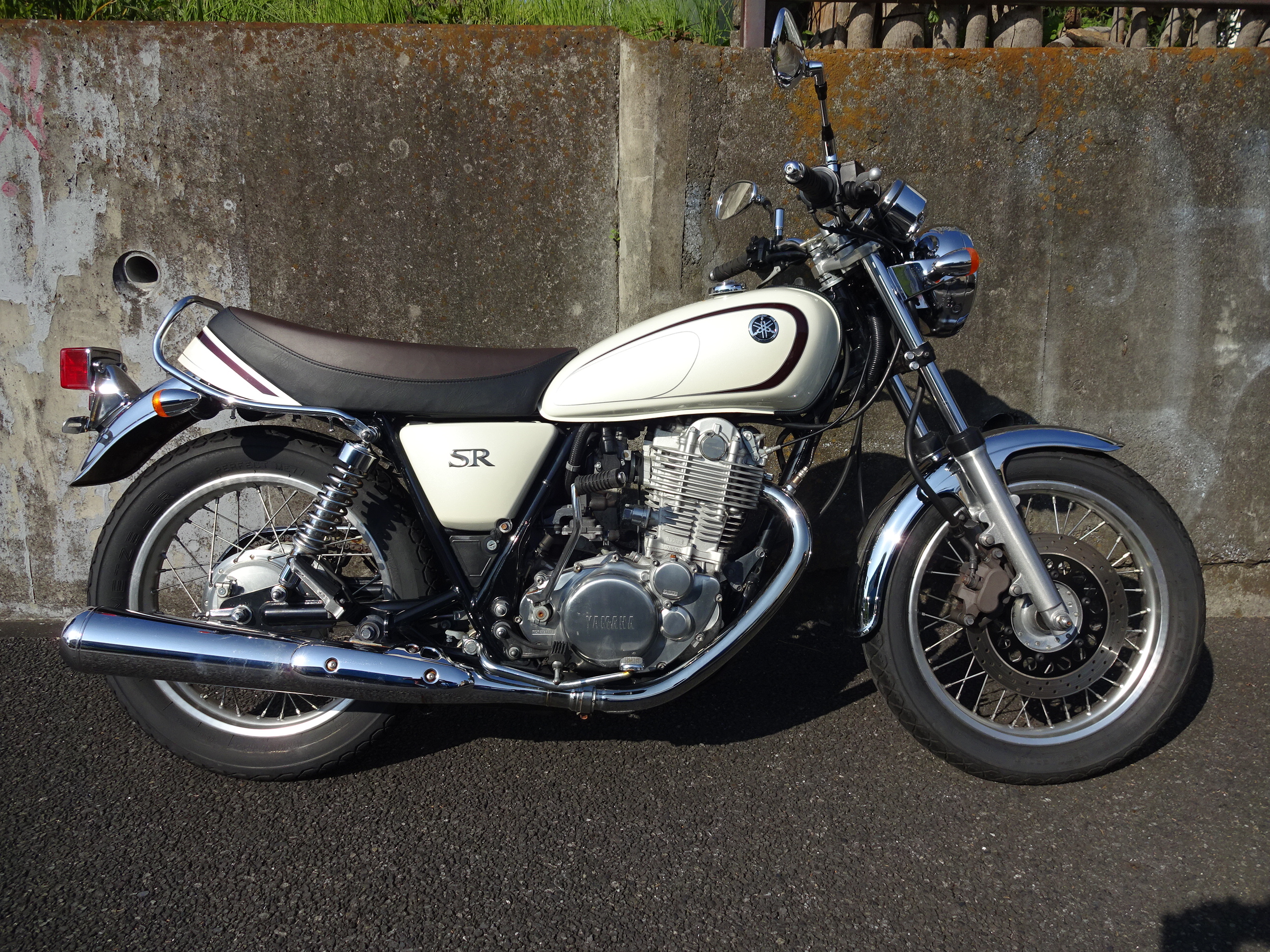 SR400-4型 FI車 | SR400・SR500のカスタム制作・販売・高価買取 SR400-4型 FI車 | SR400・SR500のカスタム制作・販売・高価買取